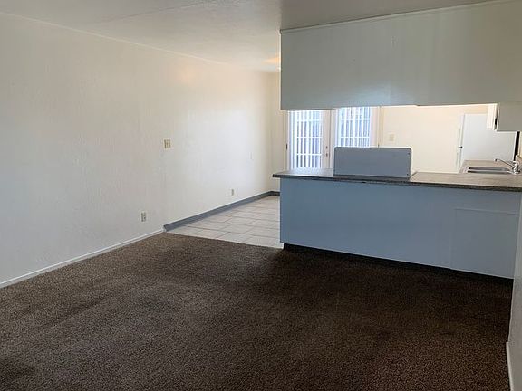 3rd image of 10748 Railroad Ave