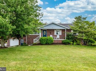 17 Bribery Ln, Hanover, PA 17331