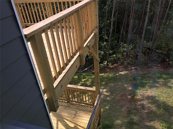 3rd image of 22 Ashwood Dr