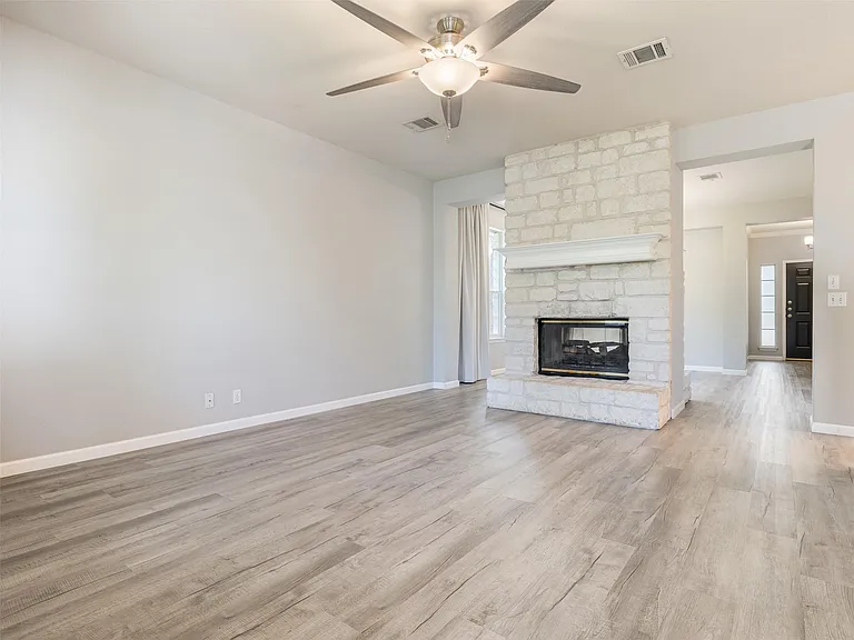 12304 Torrance Ct — Photo 6