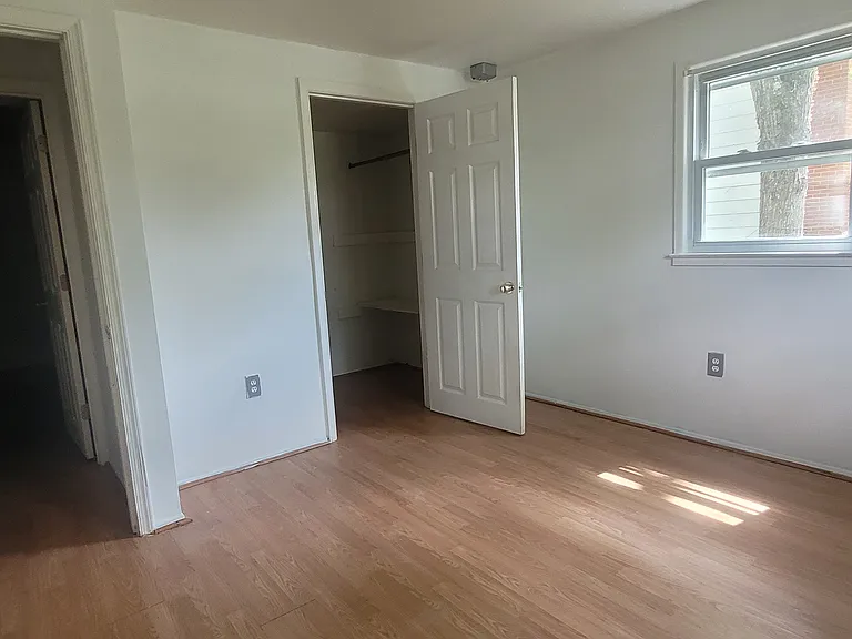 4419 Kentmore Dr — Photo 40