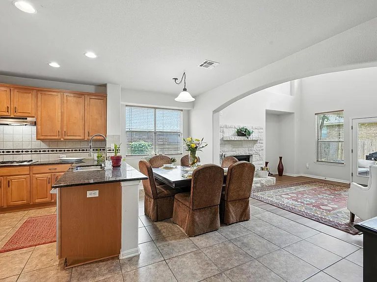 1802 Misty Ridge Dr — Photo 12