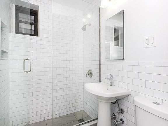 5th image of 255 W 22nd St APT 3C
