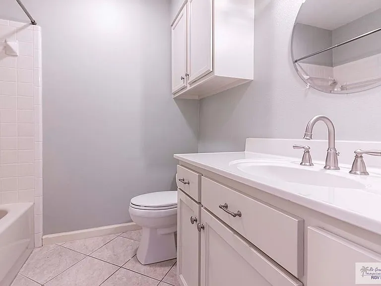 328 Creekbend Dr — Photo 17