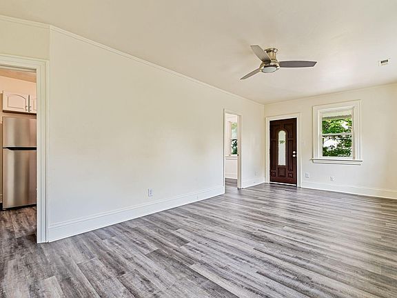 5th image of 4301 Newport Ave #B