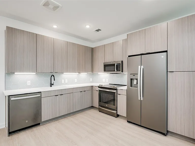 4802 S Congress Ave #121 — Photo 15