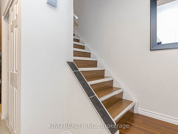 3rd image of 46 Cedarwoods Cres #6