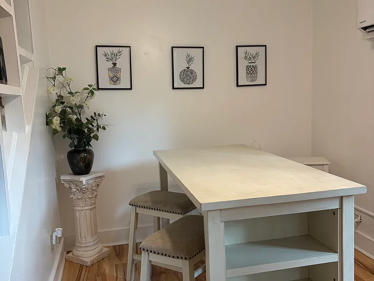 855 N May St — Photo 1