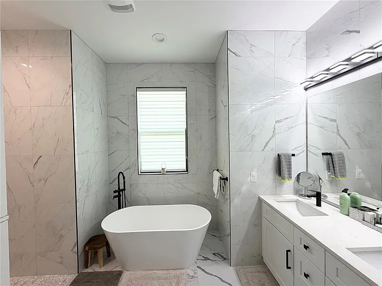 4722 Neptune Rd — Photo 12