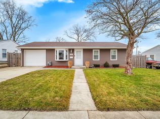 627 Montrose Dr, Romeoville, IL 60446