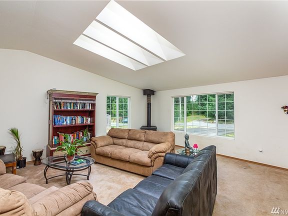 4th image of 18541 Stagecoach Ln SE
