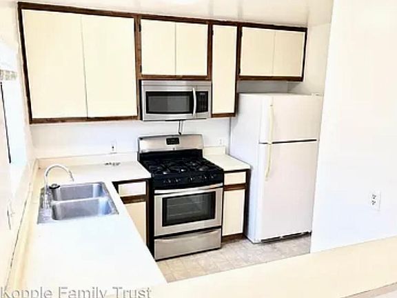 5th image of 922 N Hudson Ave APT 5