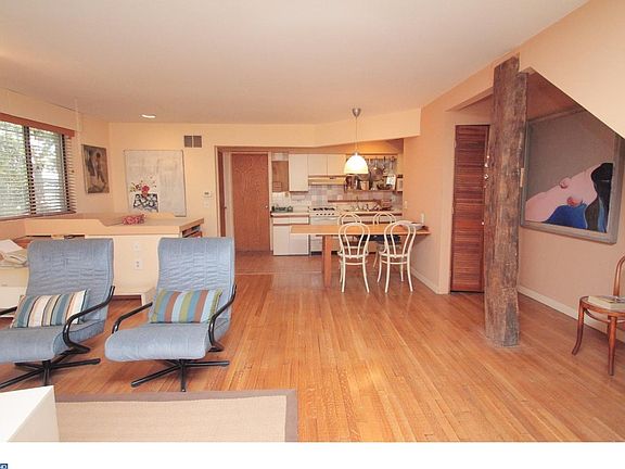 3rd image of 4007 Woodland Ave