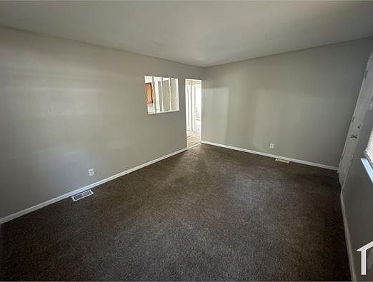5th image of 306 Mueller Ave