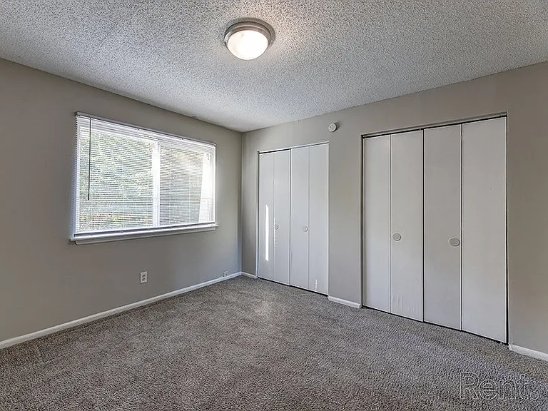 River Ridge Apartments — Photo 10