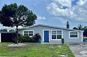 3 bed, 2.0 bath, 1300 sqft, $3,995 — Photo 3