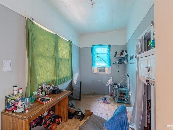 3rd image of 312 N 6th St
