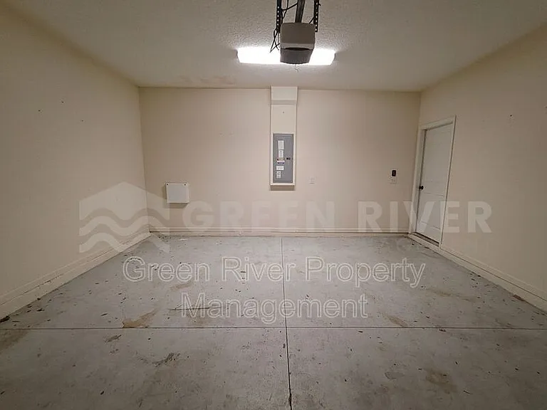 3107 Zeyno Dr — Photo 45
