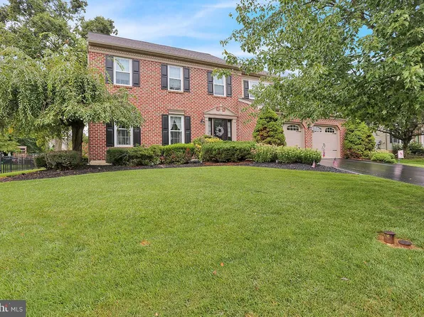 1004 Owls Nest Dr, Reading, PA 19606