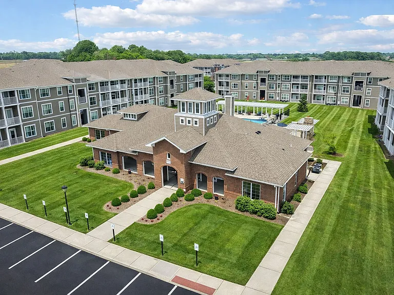 Burkart Crossing Apartments — Photo 57