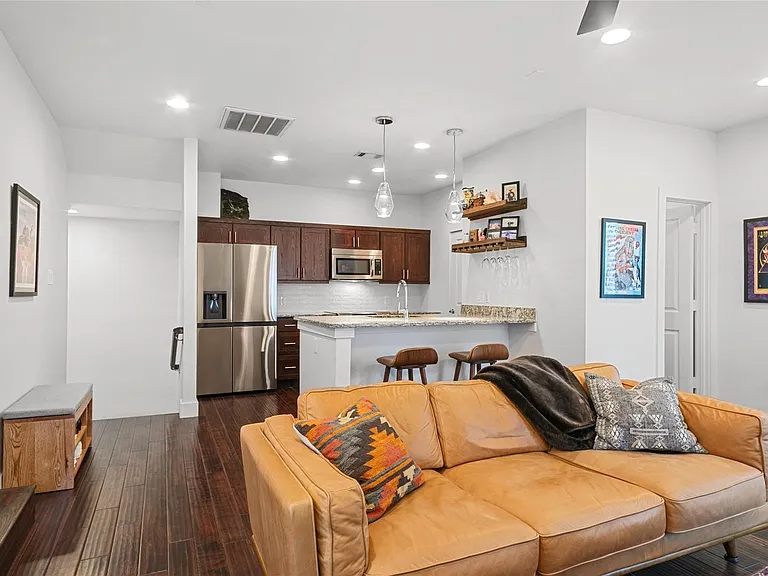 5922 Hudson St #4 — Photo 10