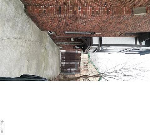 4th image of 8941 La Salle Blvd