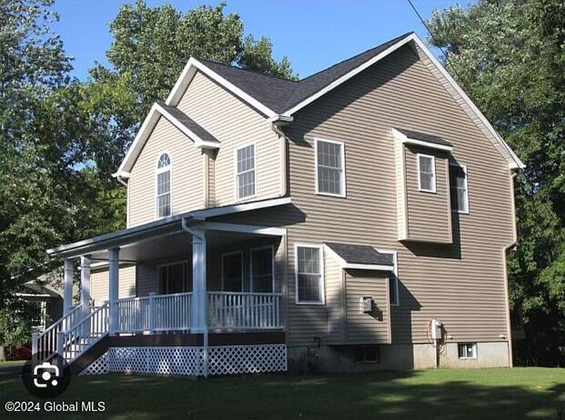 2nd image of 160 Saratoga Avenue