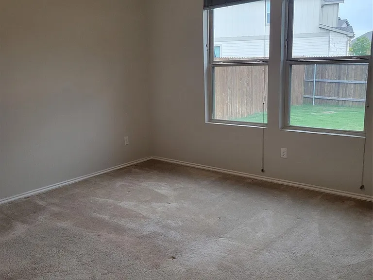 221 Compania Dr — Photo 13