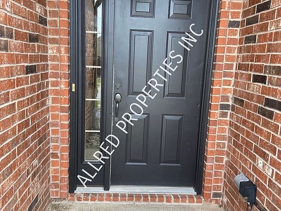 3rd image of 1310 N Shetland Dr