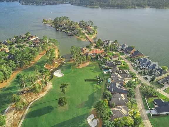 Hard to fine golf and water views. This property is in the perfect direction to benifit from afternoon shade in the back yard. From this vantage point you scan over 3 golf holes, starting with Miller #15, views of Miller #16, and the green of Miller 