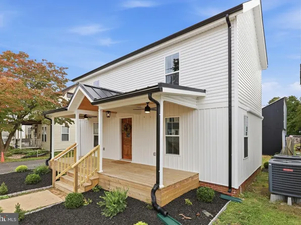 11 S Main St, Magnolia, DE 19962