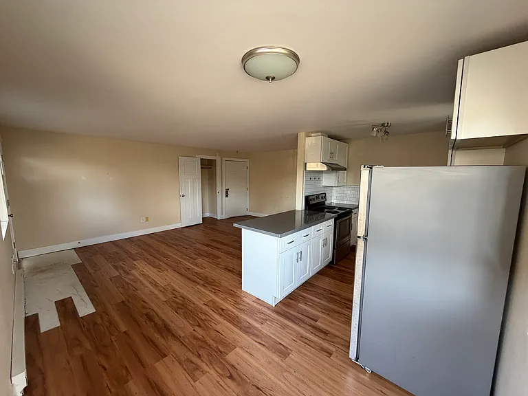2028 NW 58th St #3 — Photo 5