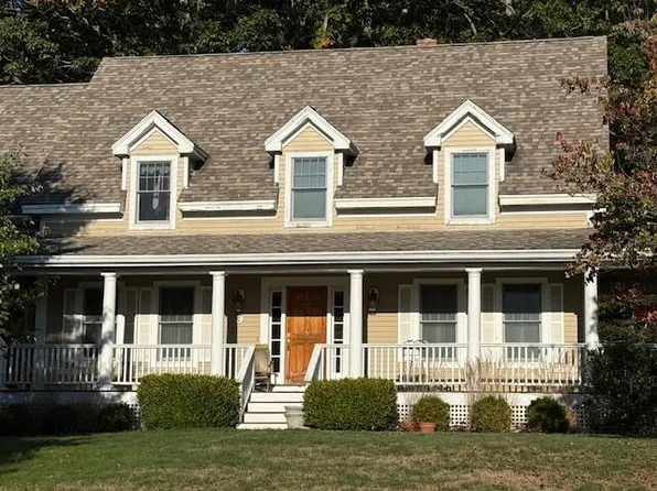 9 Jeffrey Drive, York, ME 03909