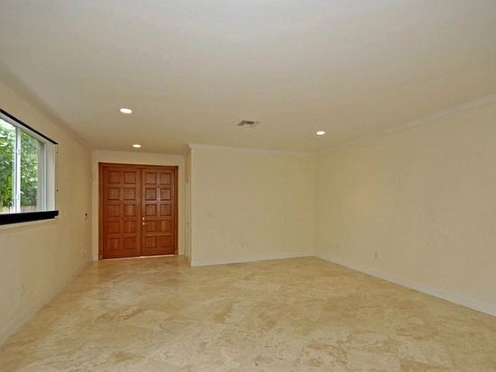 2nd image of 3138 Gifford Ln #3138