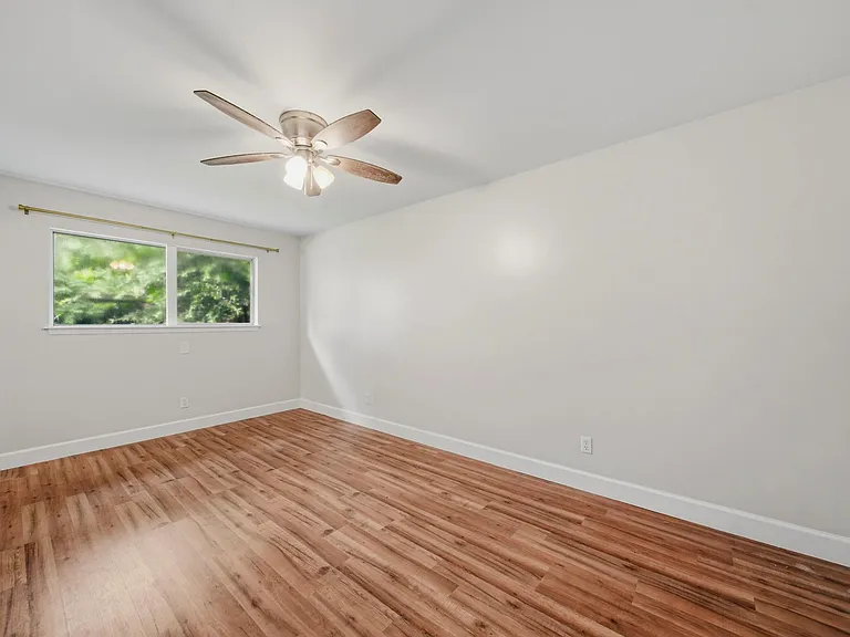 10658 Northbrook Dr — Photo 13