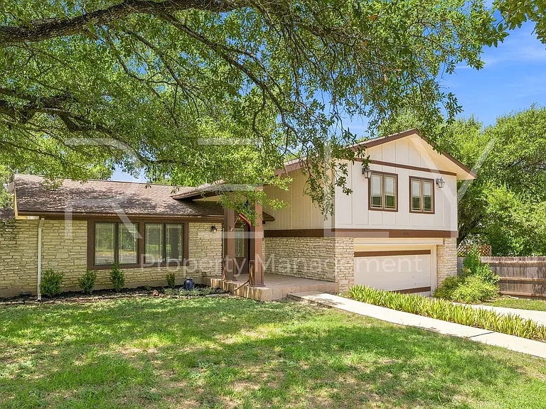 2404 Gabriel View Dr — Photo 3