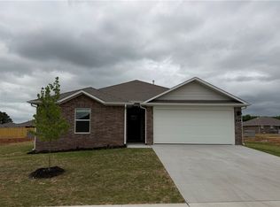 577 Nevada St, Farmington, AR 72730