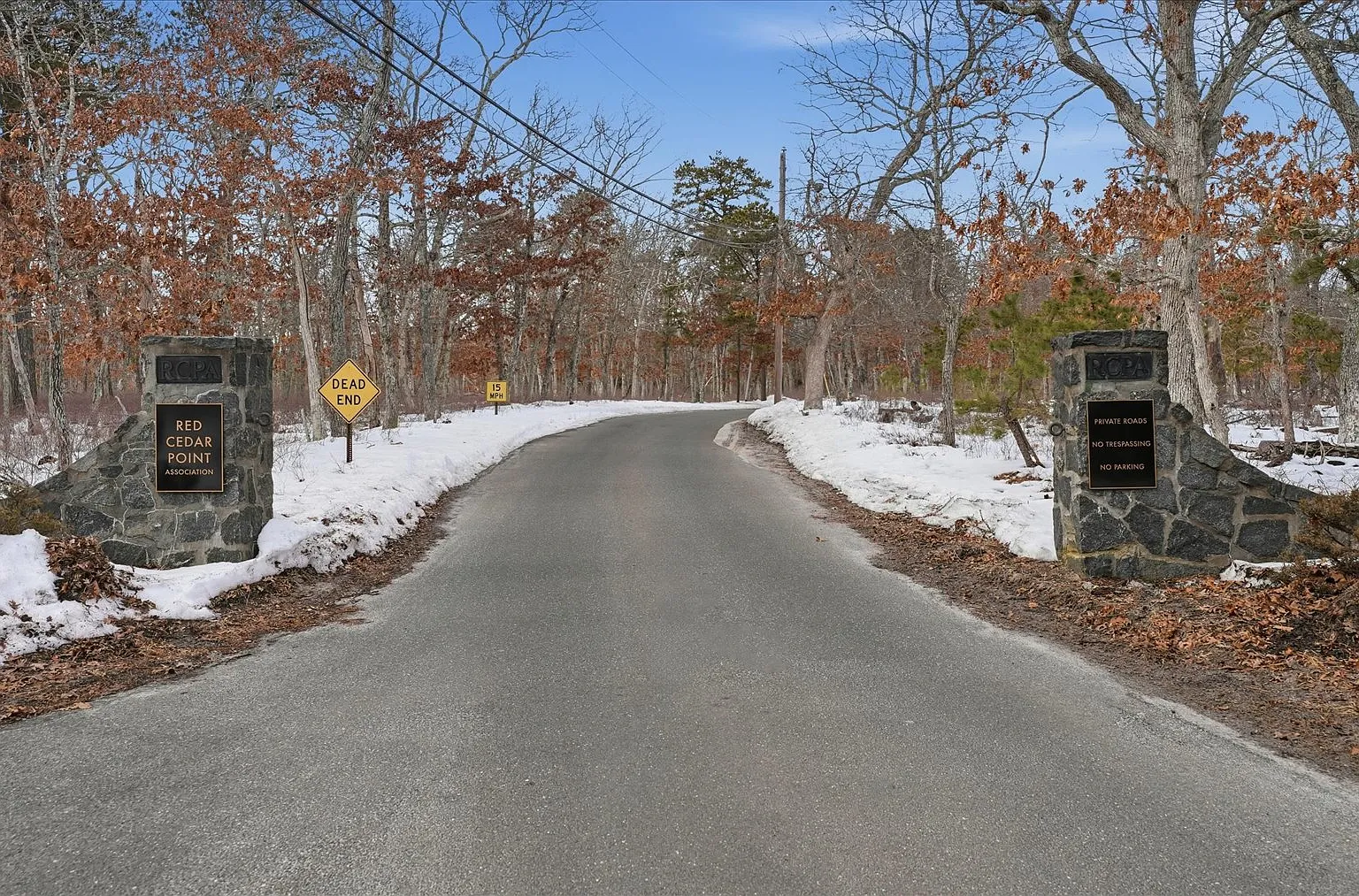 Private and exclusive enclave of Red Cedar Point Association. — Photo 1