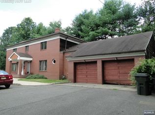 164 E Midland Ave, Paramus, NJ 07652