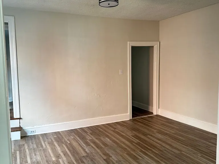 216-218 Westside Ave — Photo 3