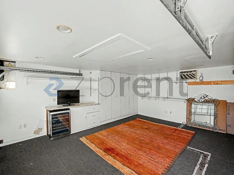 517 Sapphire St — Photo 18