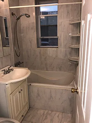 Sold by Dom Realty | media 3