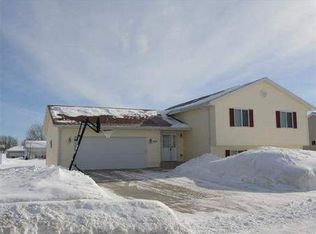 225 Oslo Ave, Marshall, MN 56258
