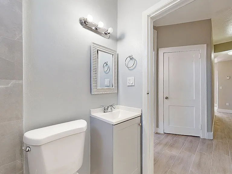 433 NW 25th Ave — Photo 13