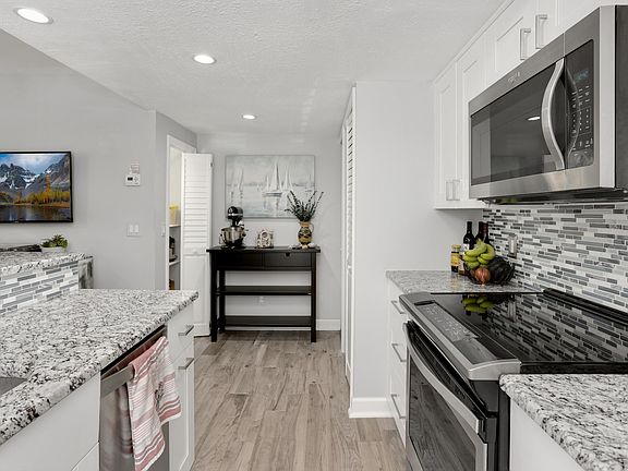 4th image of 100 Fairway Park Blvd Unit 1906