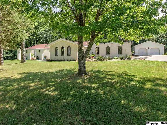 2nd image of 2608 Arrow Wood Dr SE