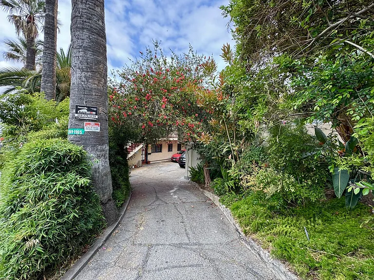1977 Whitley Ave — Photo 6