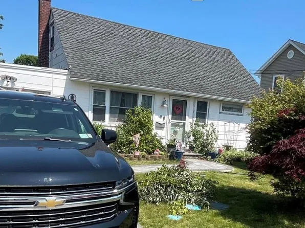 9 Clifton Drive, Patchogue, NY 11772