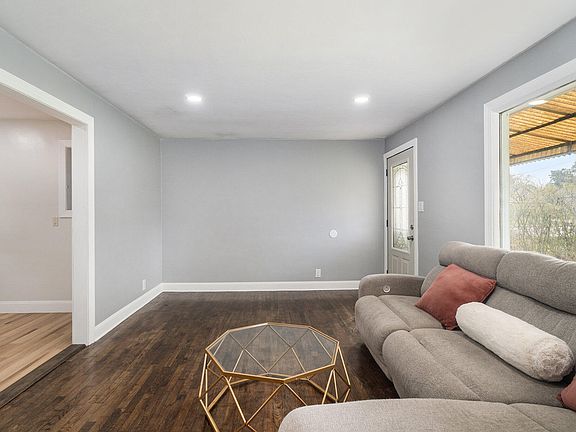 5th image of 1229 W 32nd St