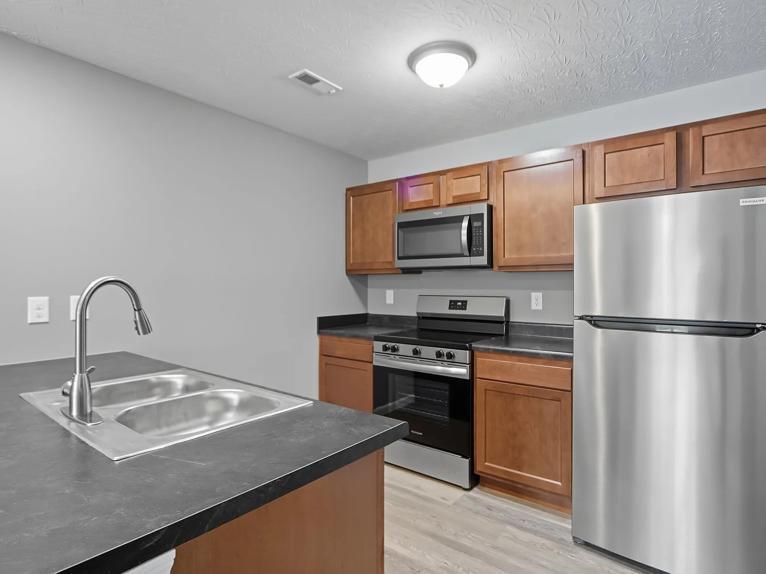 2160 Sharkey Rd — Photo 4